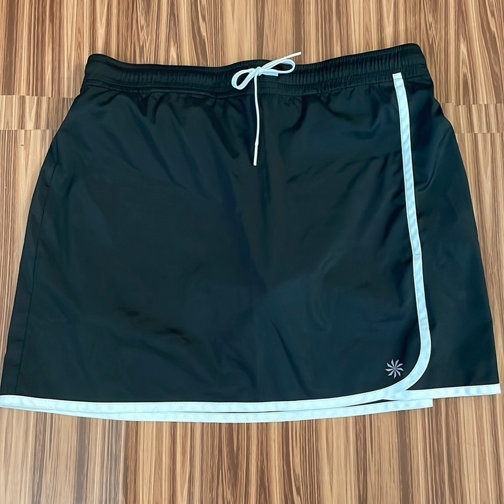 ATHLETA Black Skort Size Medium